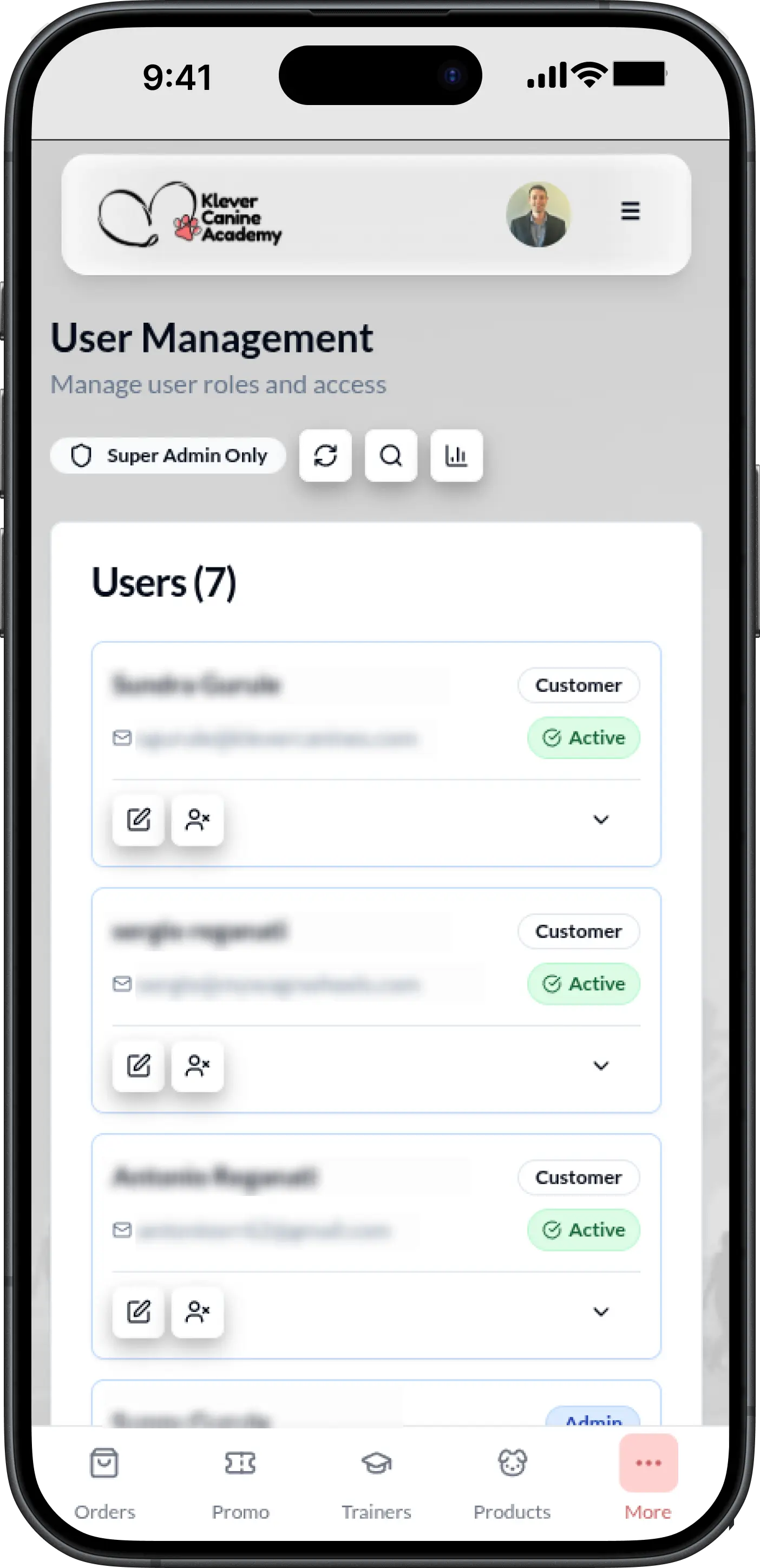 KleverCanines Users Management Dashboard